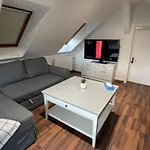 120Qm - 5 Rooms - 2 Bathrooms - Kitchen- Free Parking - Fast Wifi - Yiha Apartment