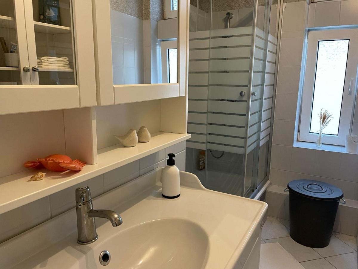 Apartment 120qm - 5 - 2 Bathrooms - Kitchen- Free Parking - Fast Wifi - Yiha Hannover