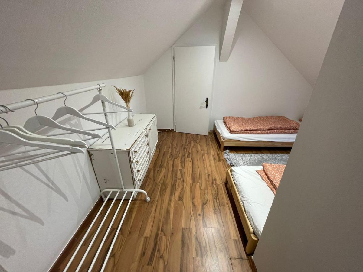 120qm - 5 - 2 Bathrooms - Kitchen- Free Parking - Fast Wifi - Yiha * Hannover