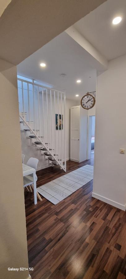 Apartment 120qm - 5 - 2 Bathrooms - Kitchen- Free Parking - Fast Wifi - Yiha Hannover