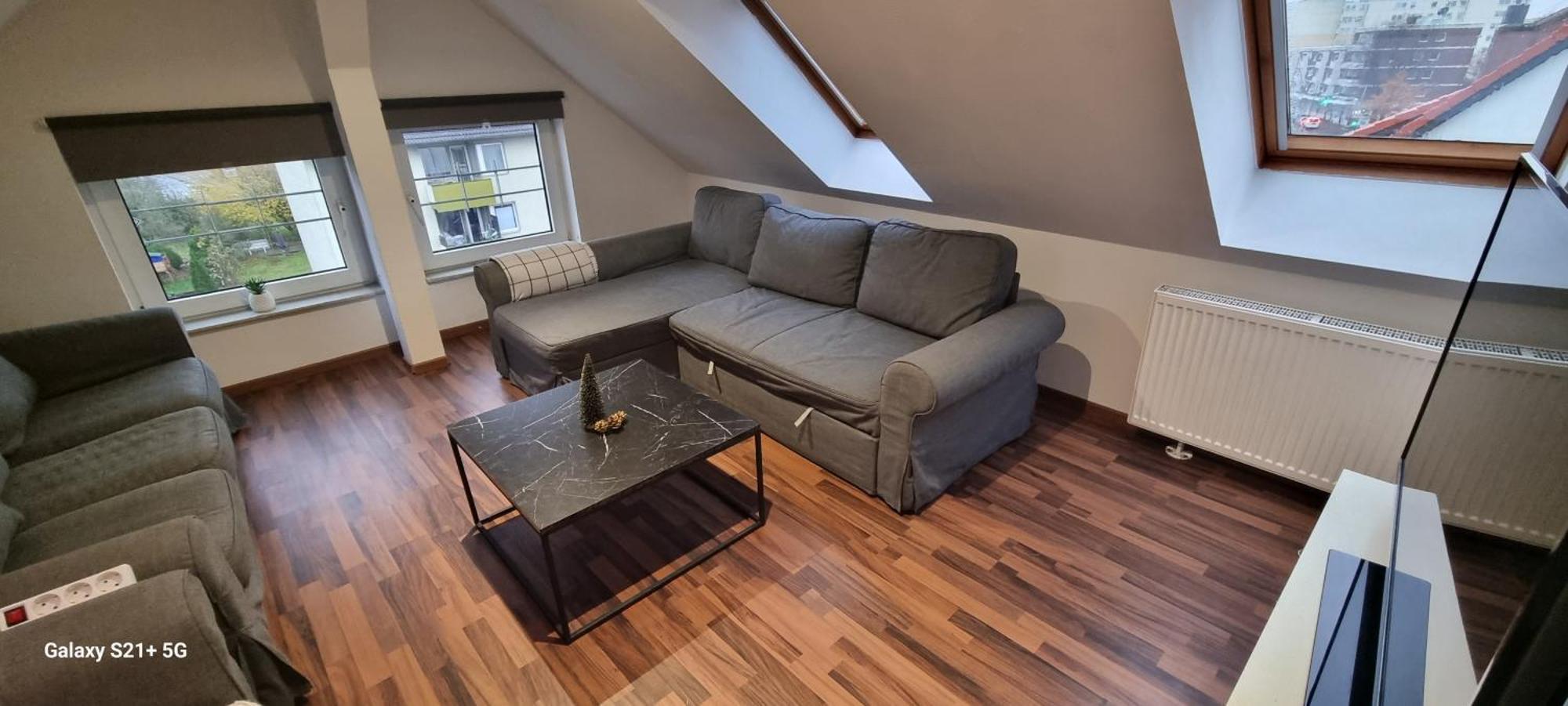 Apartment 120qm - 5 - 2 Bathrooms - Kitchen- Free Parking - Fast Wifi - Yiha Hannover